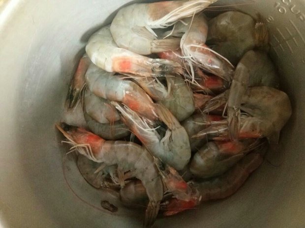 虾头变红能不能吃