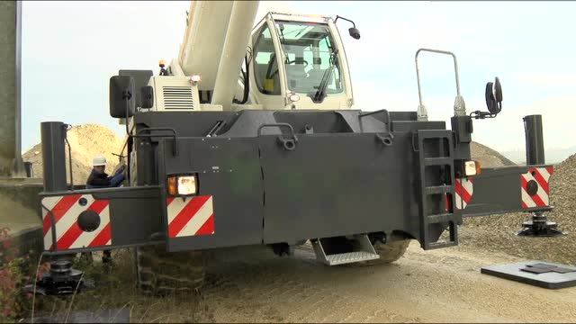 利勃海尔的这两款 越野吊一出,全世界的起重机厂家都傻眼了