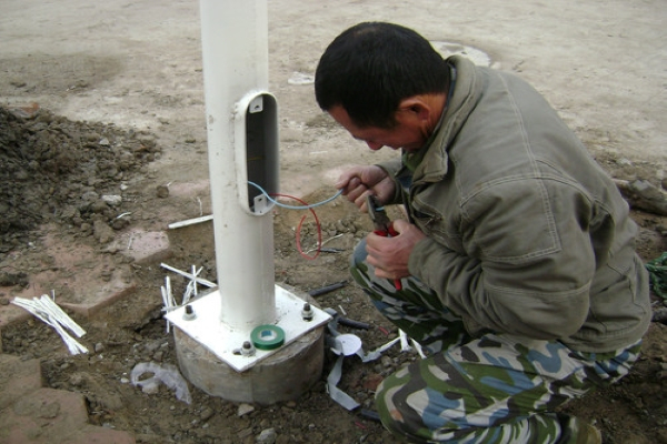 路灯安装前,需要做的底座基础施工是什么?