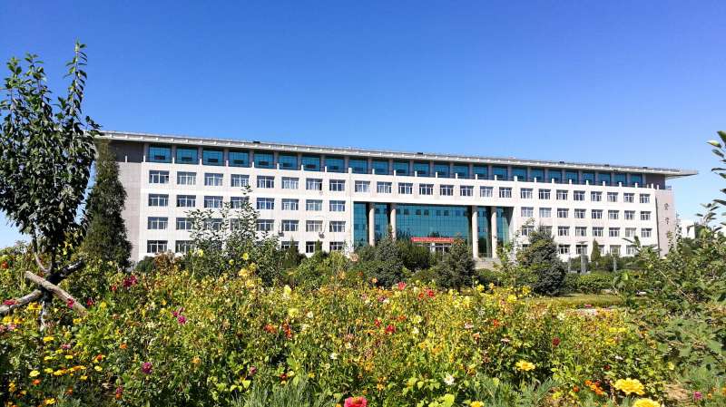 赤峰学院,内蒙古赤峰市红山脚下莘莘学子放飞梦想的二本名校好看视频