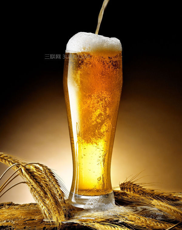 啤酒瓶盖没有起子怎么开,教你空手打开的方法