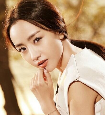 杨蓉和景甜脸像吗?