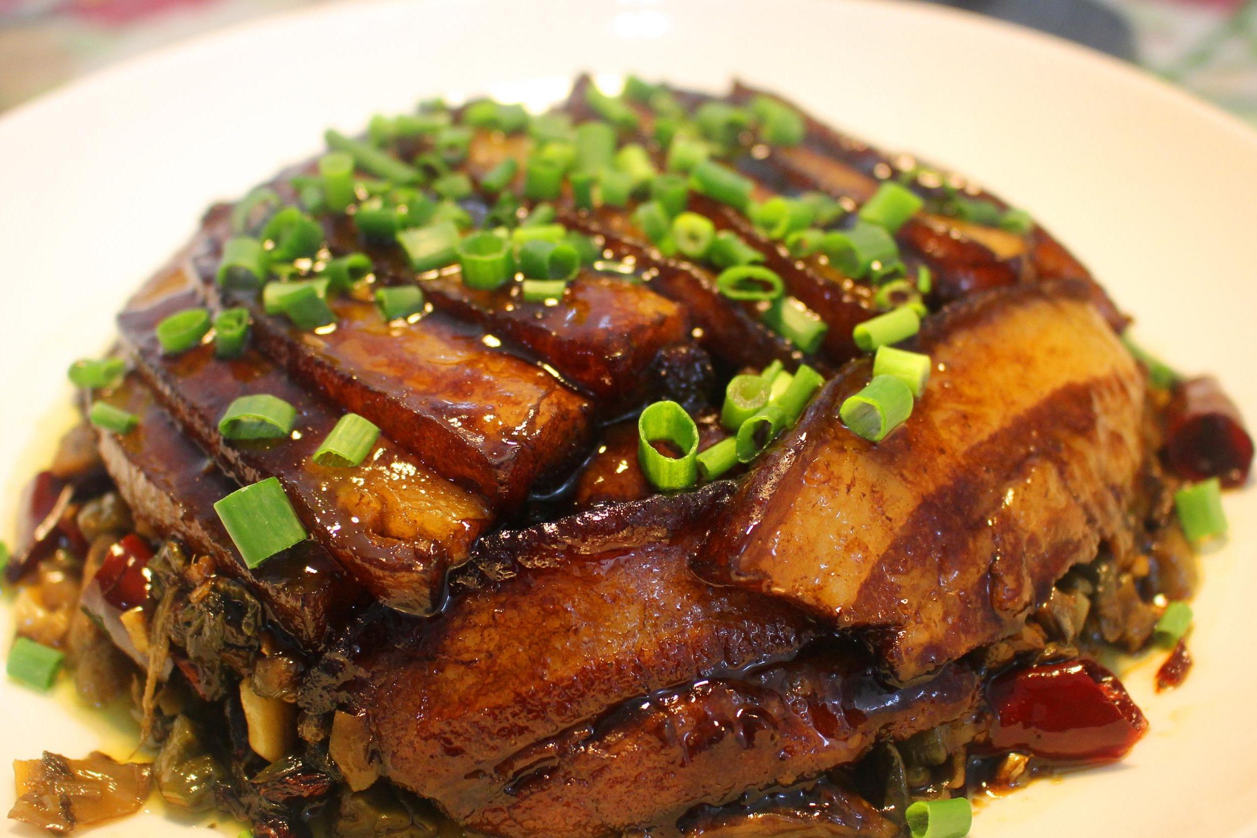 视频:三德子教你川味梅菜扣肉咸烧白正宗做法,建议易学,太美味了