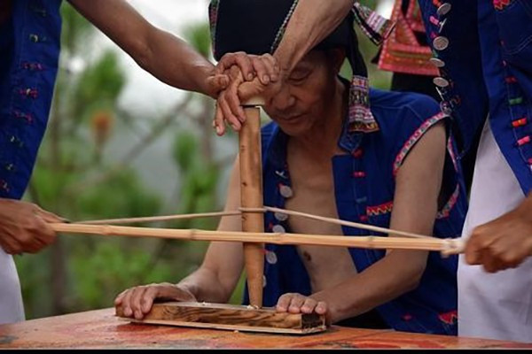 古代人沒有打火機,那麼他們是怎麼保留火種的?