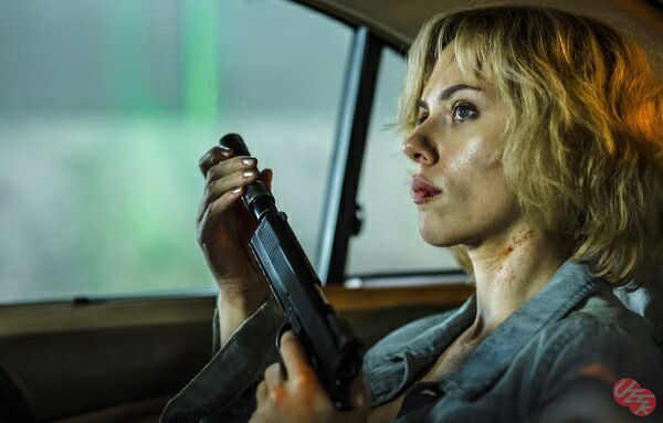 《超体》是吕克·贝松执导的影片中使用特效镜头最多的一部,总数超过