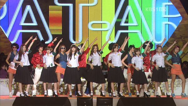 这张图片的t-ara成员的名字依次是什么?