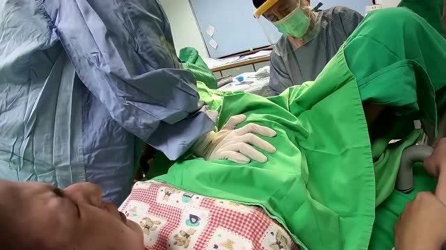 实拍孕妇顺产生子过程