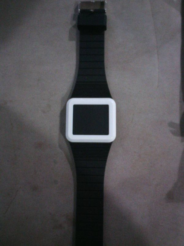 刚买来的这种触屏LED手表怎么调时间啊?