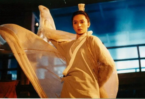 《钟无艳》是梅艳芳生前的最后一部作品.她也是电