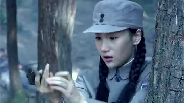 女战士被鬼子 活捉,不堪受辱欲自尽