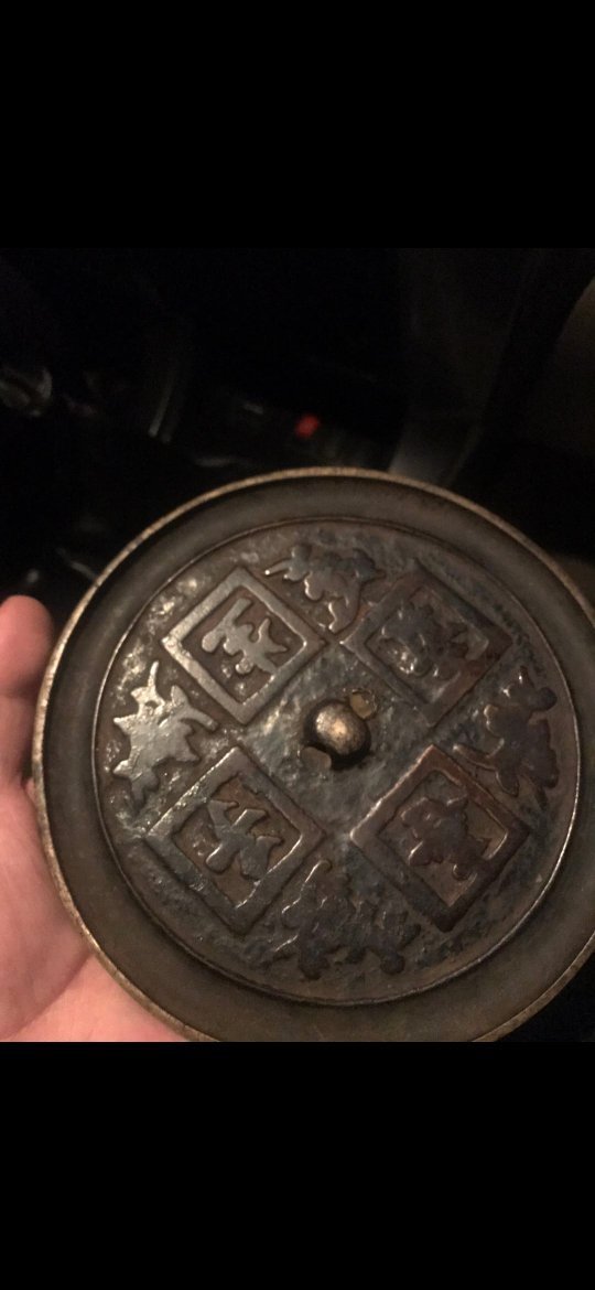 晚清铜镜值多少钱?