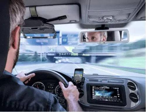 如何把手机上歌曲传到车载导航里保留