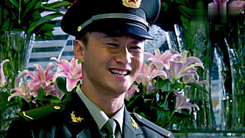 吴京:何晨光买花要送给女首长道歉"你再不快点 后果很严重"