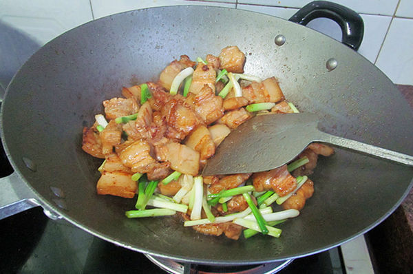 五花肉和什么搭配着炒好吃