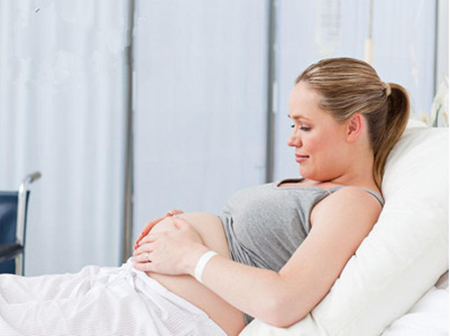 胎儿打嗝难受吗