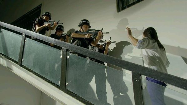 3,张安如被抓是在第二季的第一集的时候,张安如落入了许处设的陷阱