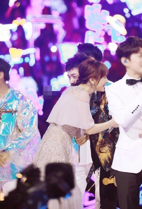 元旦跨年易烊千玺