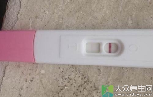 试纸测试第二条有倾斜的灰色水印是怎么回事 