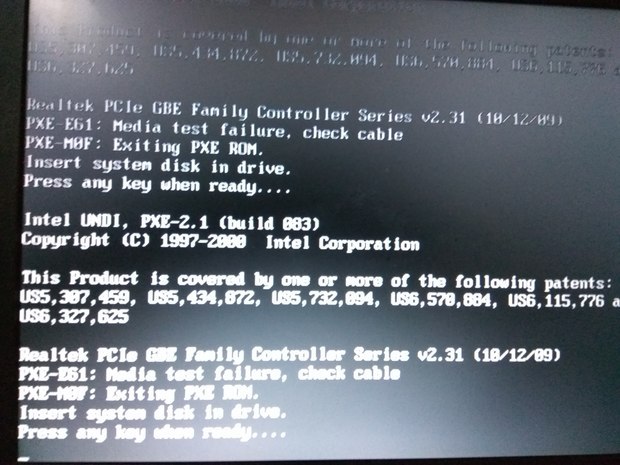 新换上的固态硬盘出现好多英文是怎么回事?
