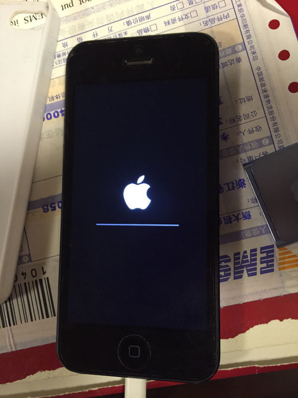 iPhone5 ios8.0已越狱;在设置通用还原里选择抹