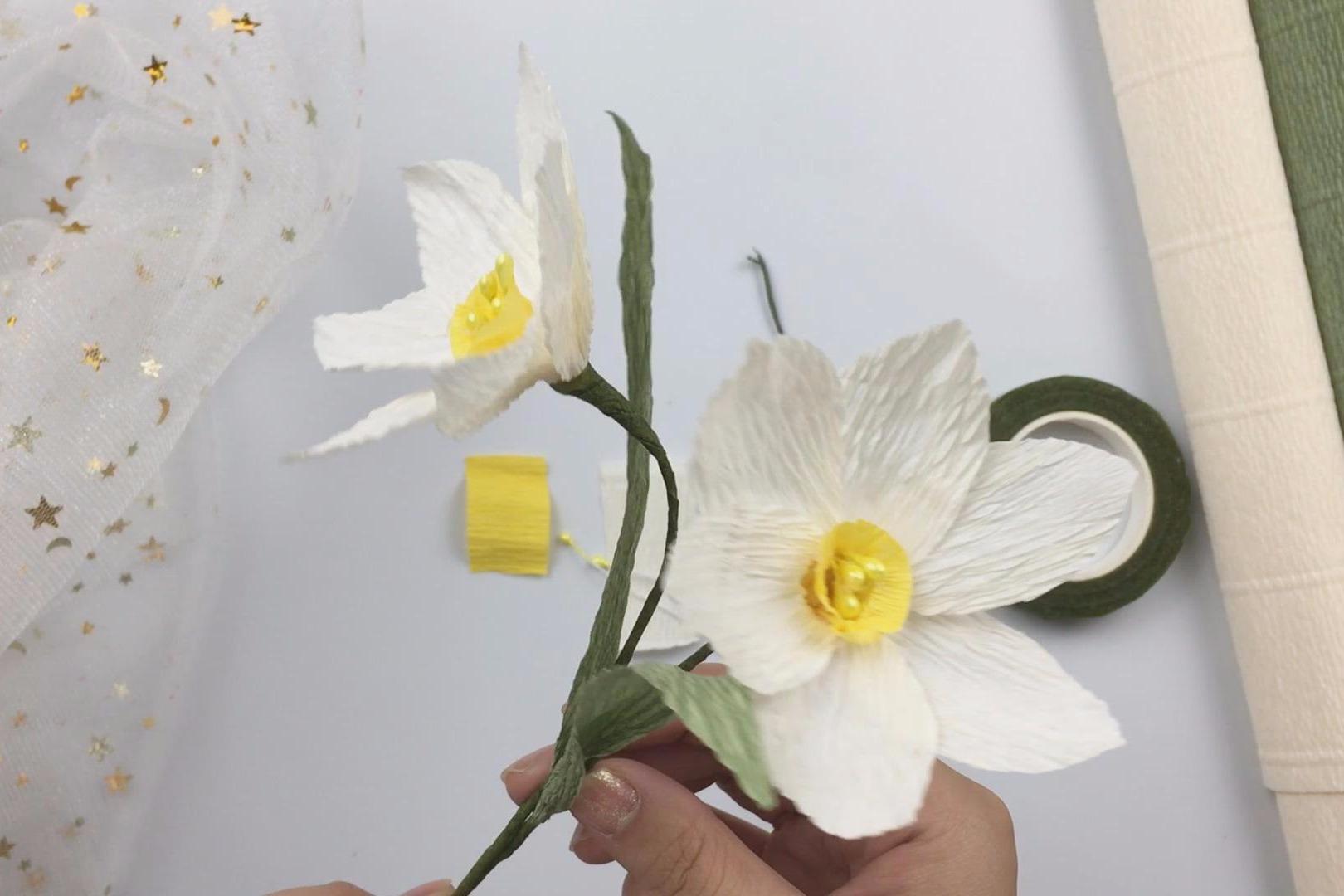 纸花教程:教你用皱纹纸做水仙花