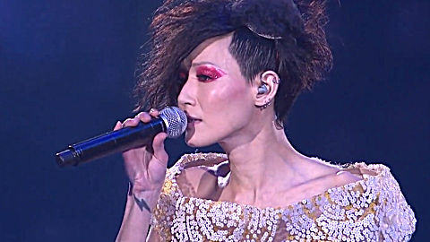 卢巧音王力宏合唱《 好心分手》,句句撕心裂肺,超级好听