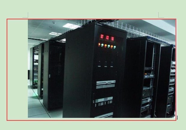 怎么把这个图片,显示在word中间,现在图片往右