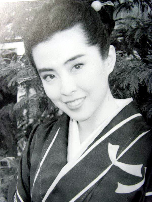 求一个IPhone4的手机壁纸 希望是王祖贤古装照