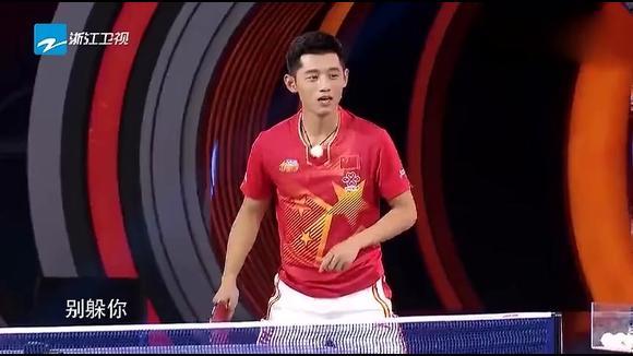 张继科硬怼王涛,用 乒乓球击打鹌鹑蛋,科科睡醒了