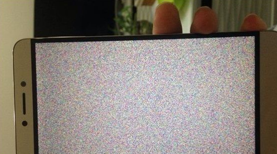 oppo手机全屏幕花屏是什么原因?