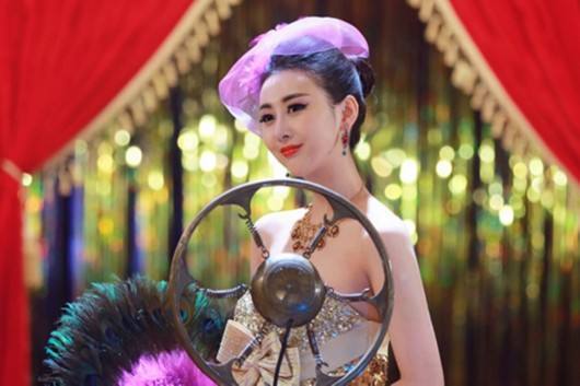 《我和她的传奇情仇》中魏琳儿 扮演者:周奇奇;上官蕊扮演者::李嘉熙