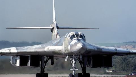 战略轰炸机中最优雅的巨无霸:图- 160