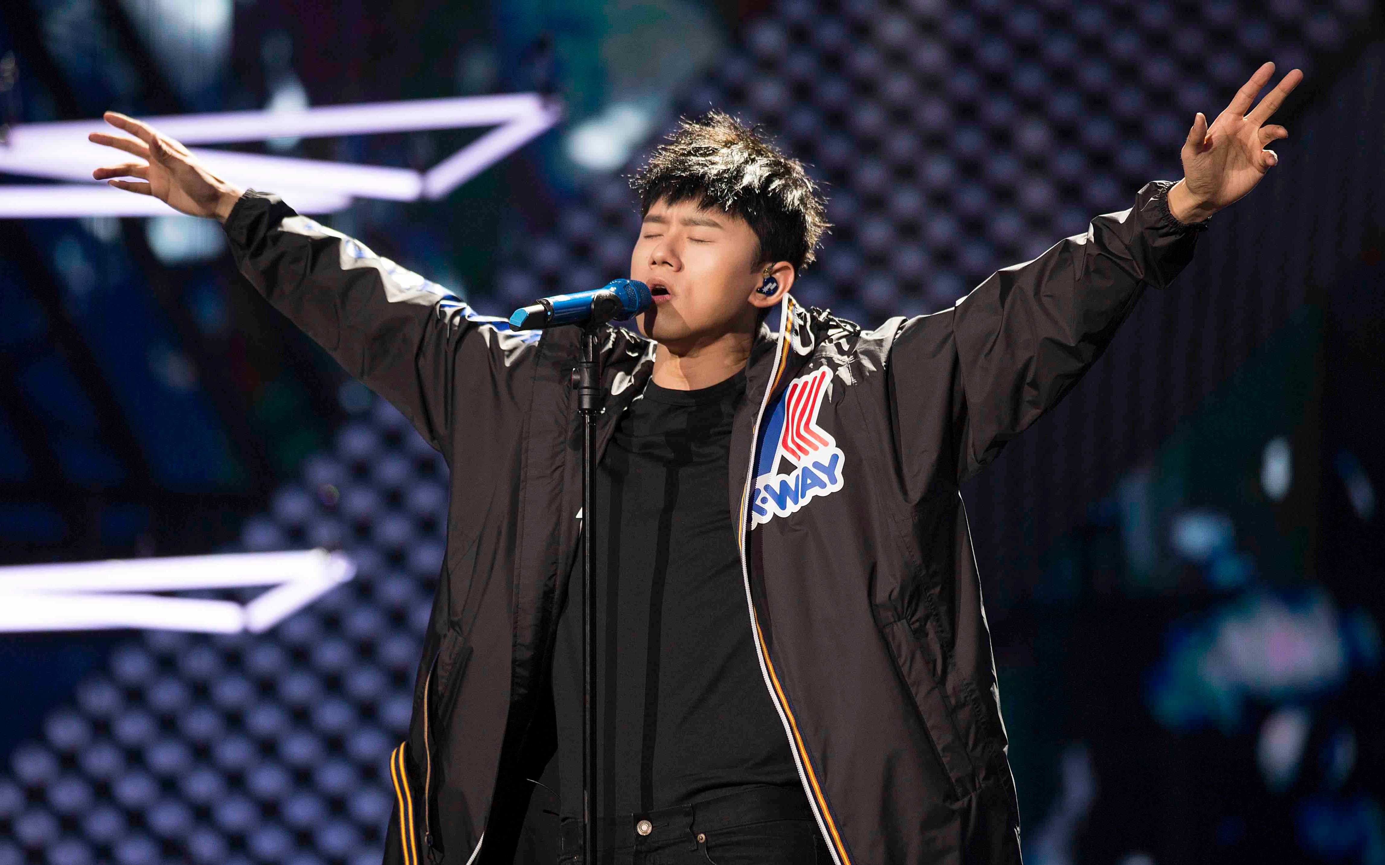 超级好听! 张杰鸟巢 演唱会《北斗星的爱》!