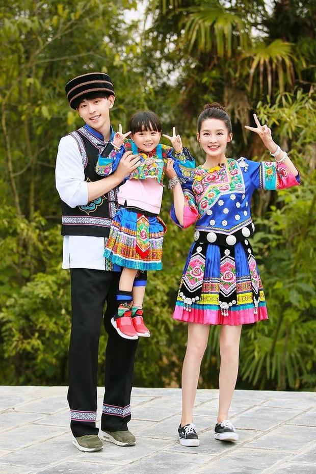 90后演技派小鲜肉邓伦与李沁恋情即将曝光?