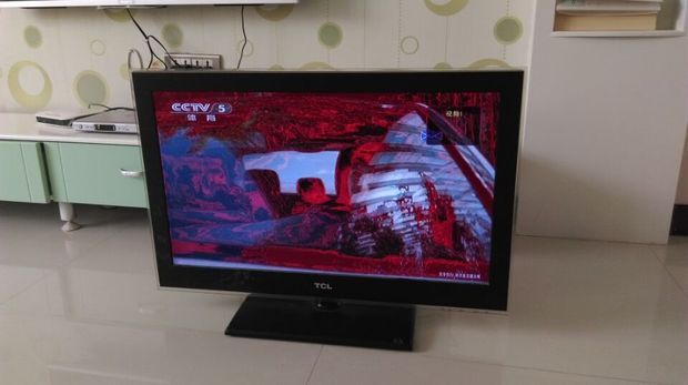 TCL液晶电视颜色不正常,黑色发红,有图,求解答