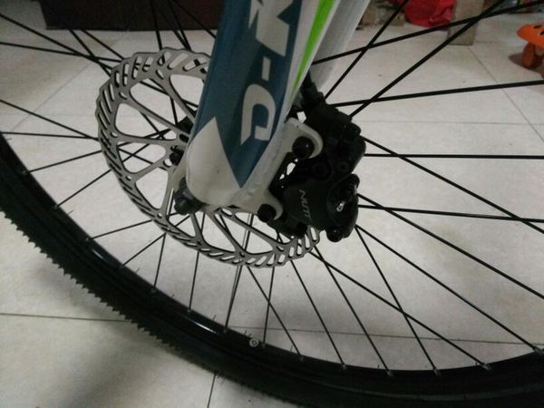 请问这是什么牌子的自行车,这种款式价格概是