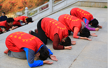 五体投地的拜佛方法是什么样的