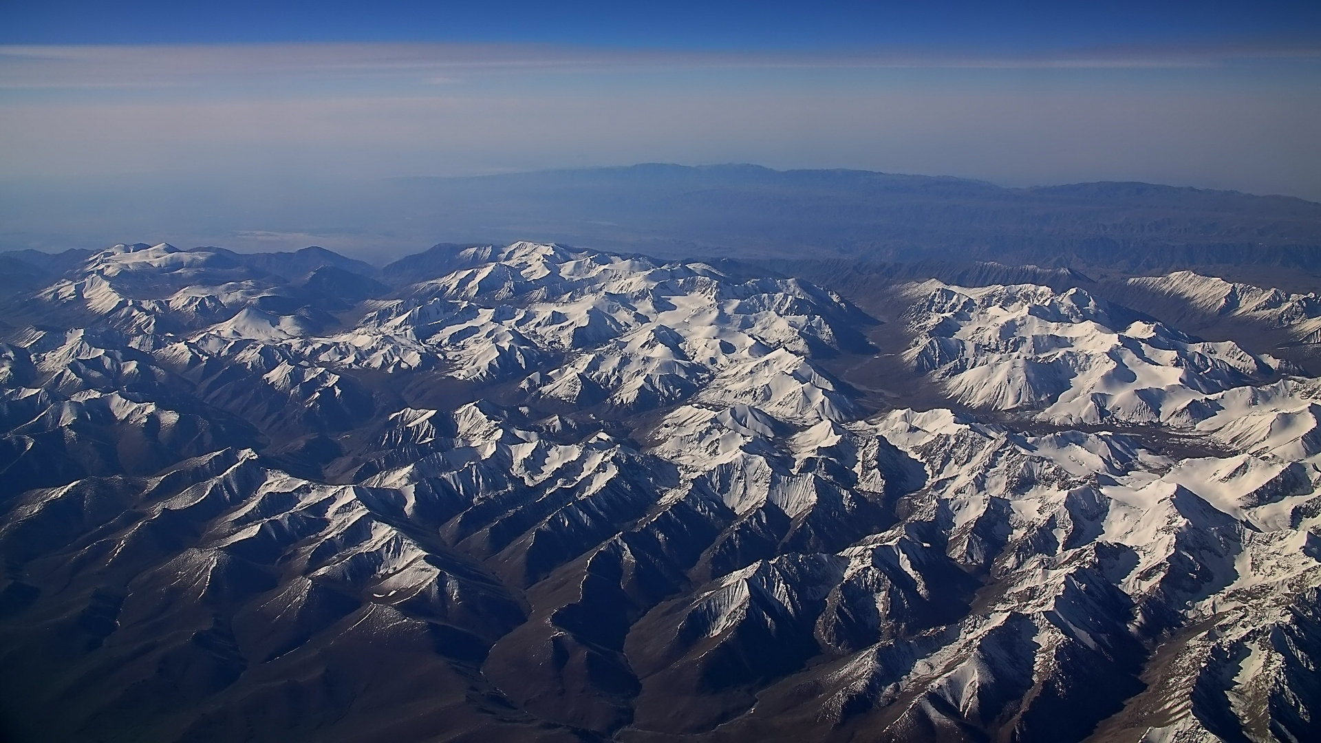 云雾缭绕的昆仑山风景壁纸[图4]