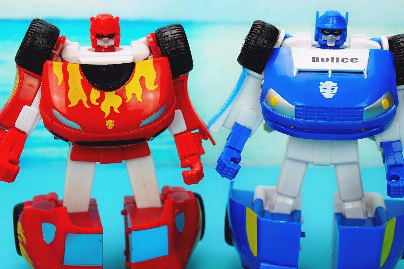 视频:百变机兽之洛洛历险记 霹雳火和急先锋变形玩具