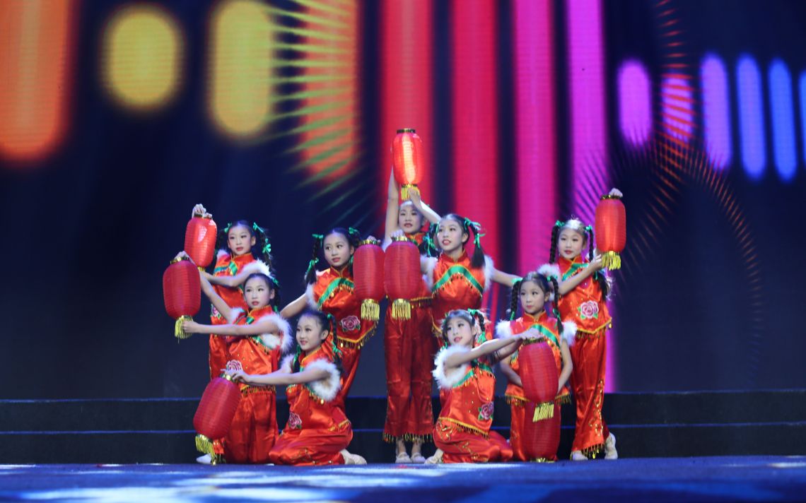 2017全国少儿国学春晚精彩回顾:现场版!电子琴舞蹈《平安赐福》!