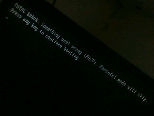 win7重启出现一串代码 进入系统之后显示未激