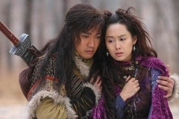 金庸的《雪山飞狐》和《飞狐外传》之间有什么联系和区别?