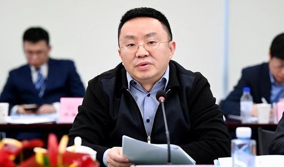 成都大学校长王清远,能否笑到最后?