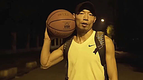 32岁陈登星扣篮,这弹跳力是要"逆天"啊!