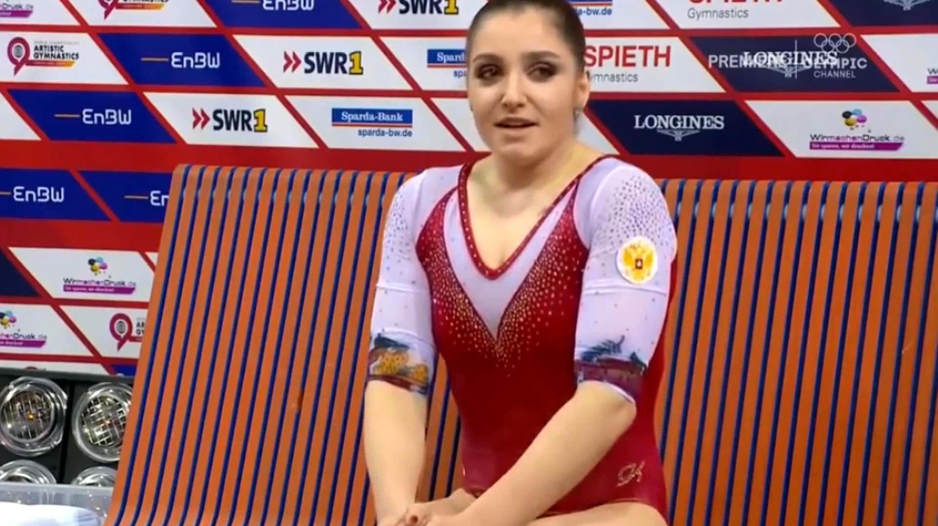 女子体操精彩瞬间:穆斯塔芬娜平衡木的高优雅姿势,忍不住喝彩