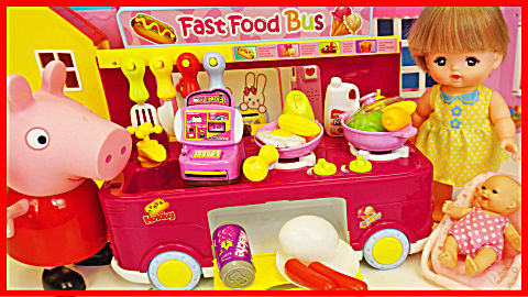 北美玩具 第一季 第1007集小猪佩奇的快餐车玩具,与咪露妹妹一起洗菜
