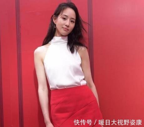 张钧甯穿红色裙子