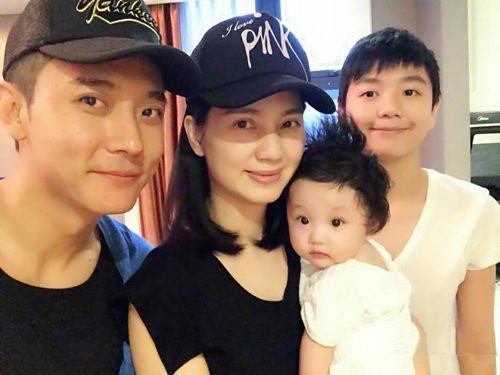 张丹峰的儿子是继子,叫张浩锋.