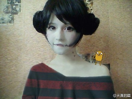 俄罗斯虎牙精灵耳萝莉叫什么名字?