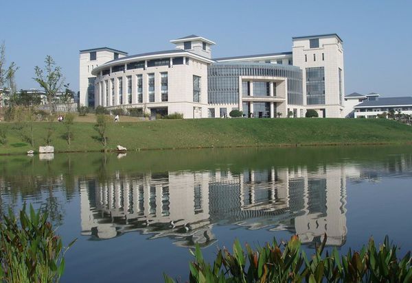谁能详细介绍一下南京审计学院浦口校区的情况吗?谢谢!